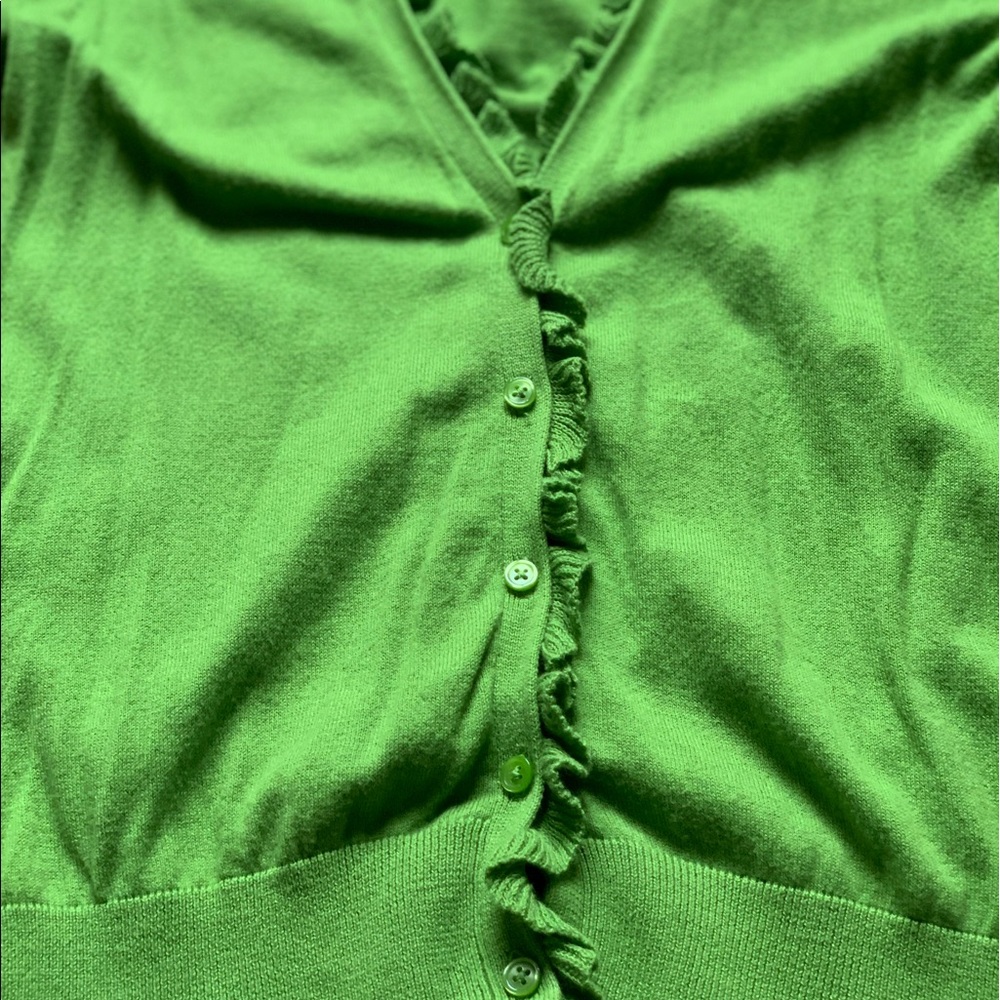 Cardigan V Neck + Ruffle Detail XS Buttons - Picture 2 of 6